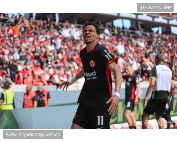 普莱滕伯格称曼联已联系法兰克福洽谈埃基蒂克转会事宜